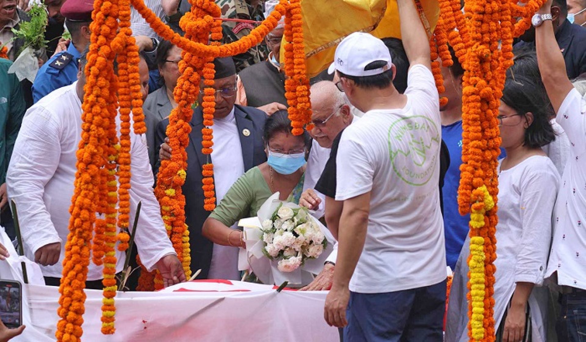 राजकीय सम्मानका साथ नेम्वाङको अन्त्येष्टि